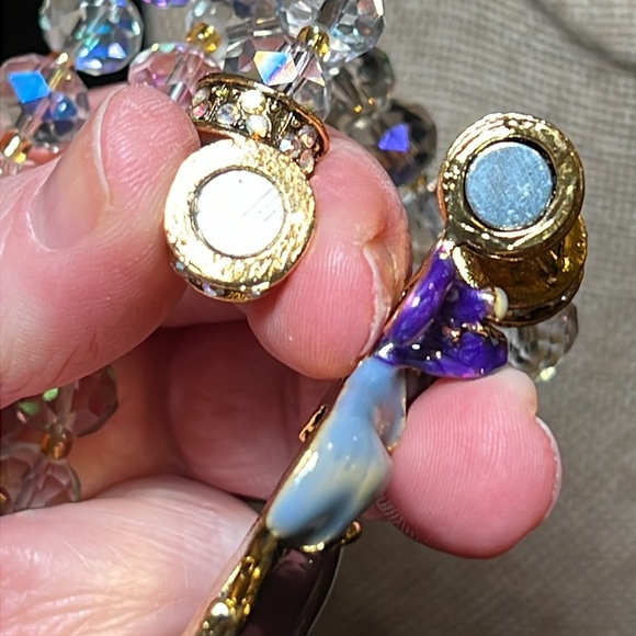 Sparkly witch hat enamel cat on moon face pendant with Aurora Borealis necklace - Picture 7 of 9